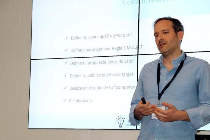 I-Jornada-Innovacion-Farmacia-comunitaria-Foto-escenario trabajo sanitario online